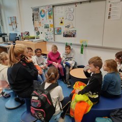 Acting out an emergency call