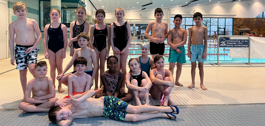 Deelnemers zwemwedstrijd