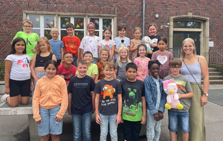 Die Klasse 3a mit Frau I. Uesbeck