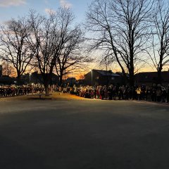 Lichterfest mit vielen Kindern und Laternen