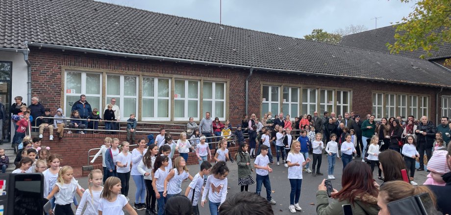 Tanzaufführung Schulfest
